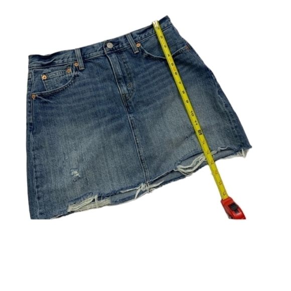 Levi’s Distressed Raw Hem Mini Skirt Size 29 - Picture 8 of 8